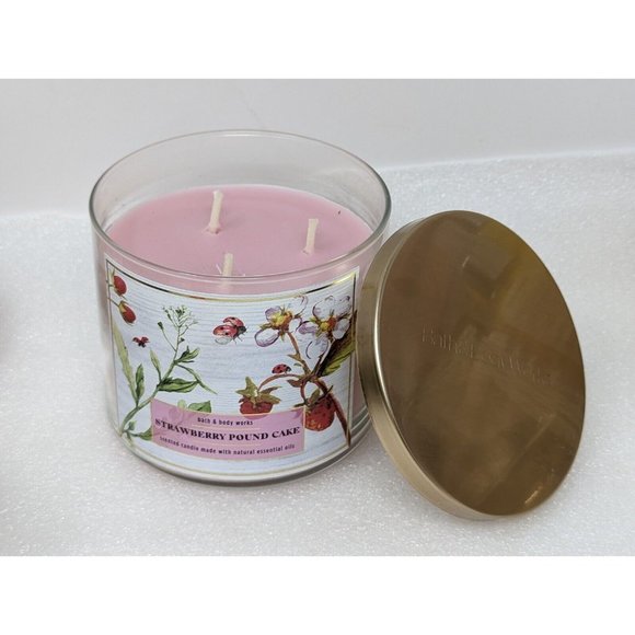 Bath & Body Works Strawberry Pound Cake 3-Wick Candle 14.5 oz Large - Picture 1 of 2